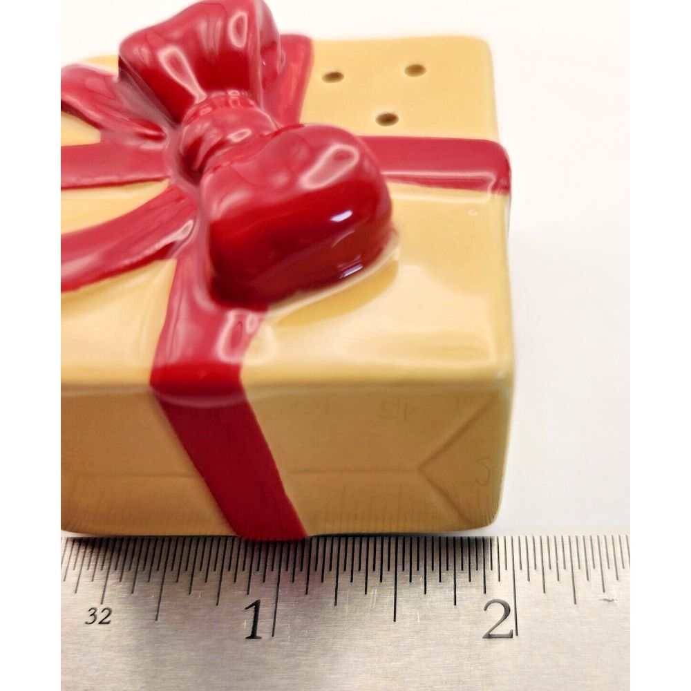 2023 Hallmark VIP Salt & Pepper Shaker Set‎ Christmas Present Gift Box New - Picture 12 of 14
